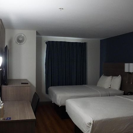 Days Inn By Wyndham Mexico Exterior photo